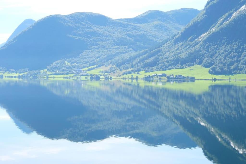 Apartment With Lake View In Jolster Årdal Екстериор снимка