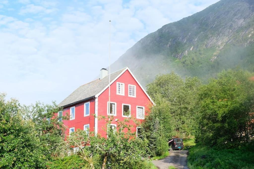 Apartment With Lake View In Jolster Årdal Екстериор снимка