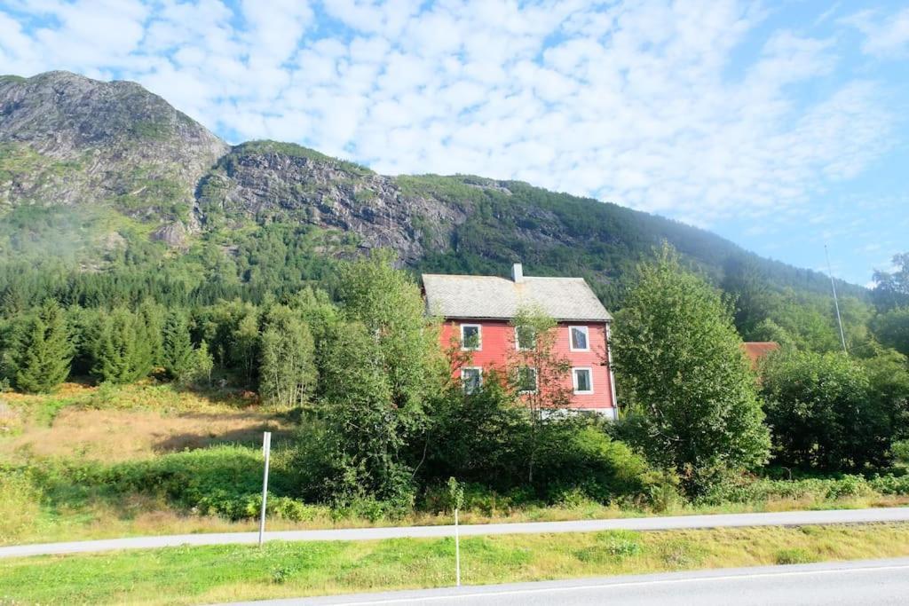 Apartment With Lake View In Jolster Årdal Екстериор снимка